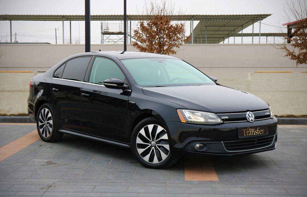 Hybrid Jetta Interior